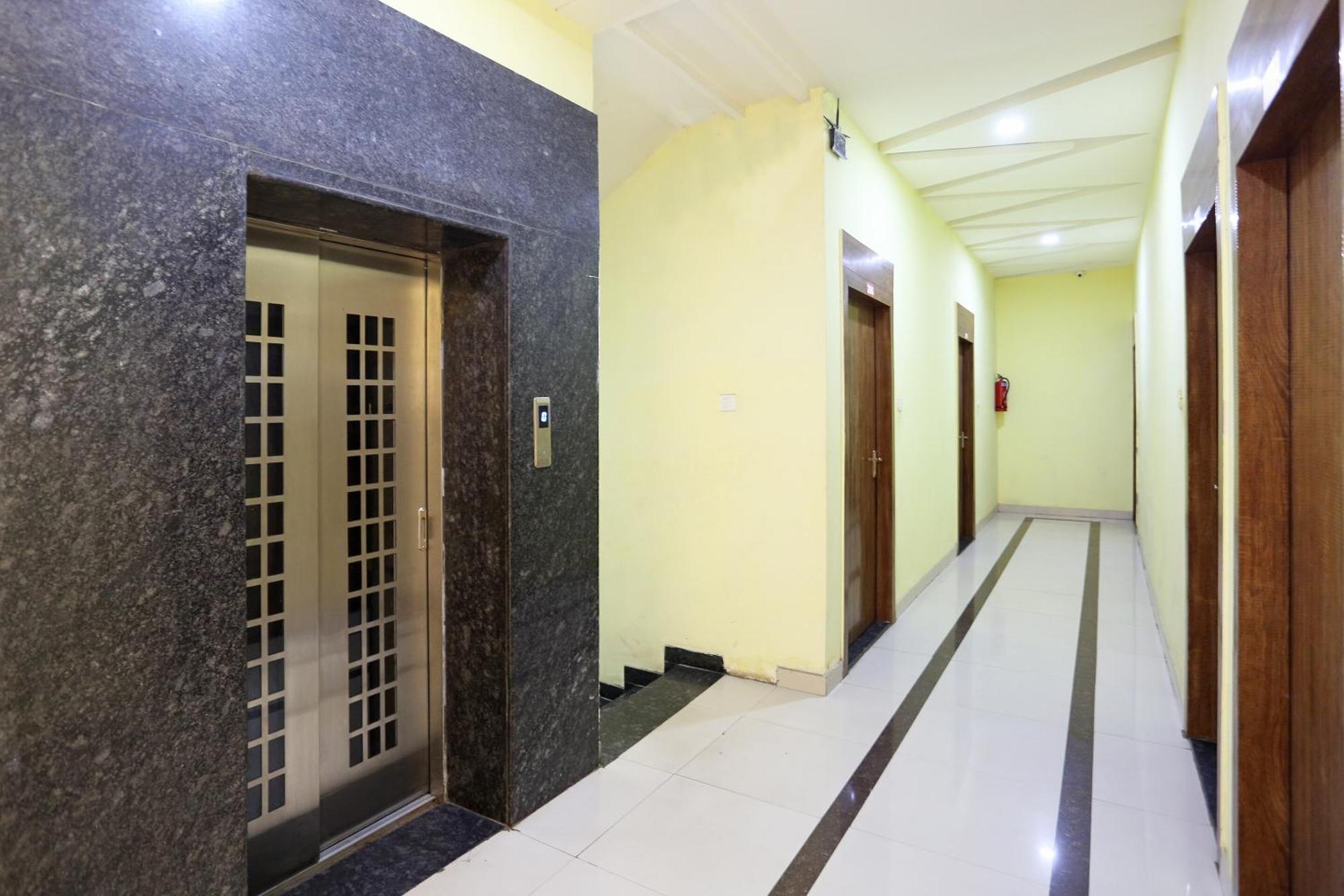 Collection O Hotel Pearl Rāipur Exteriér fotografie