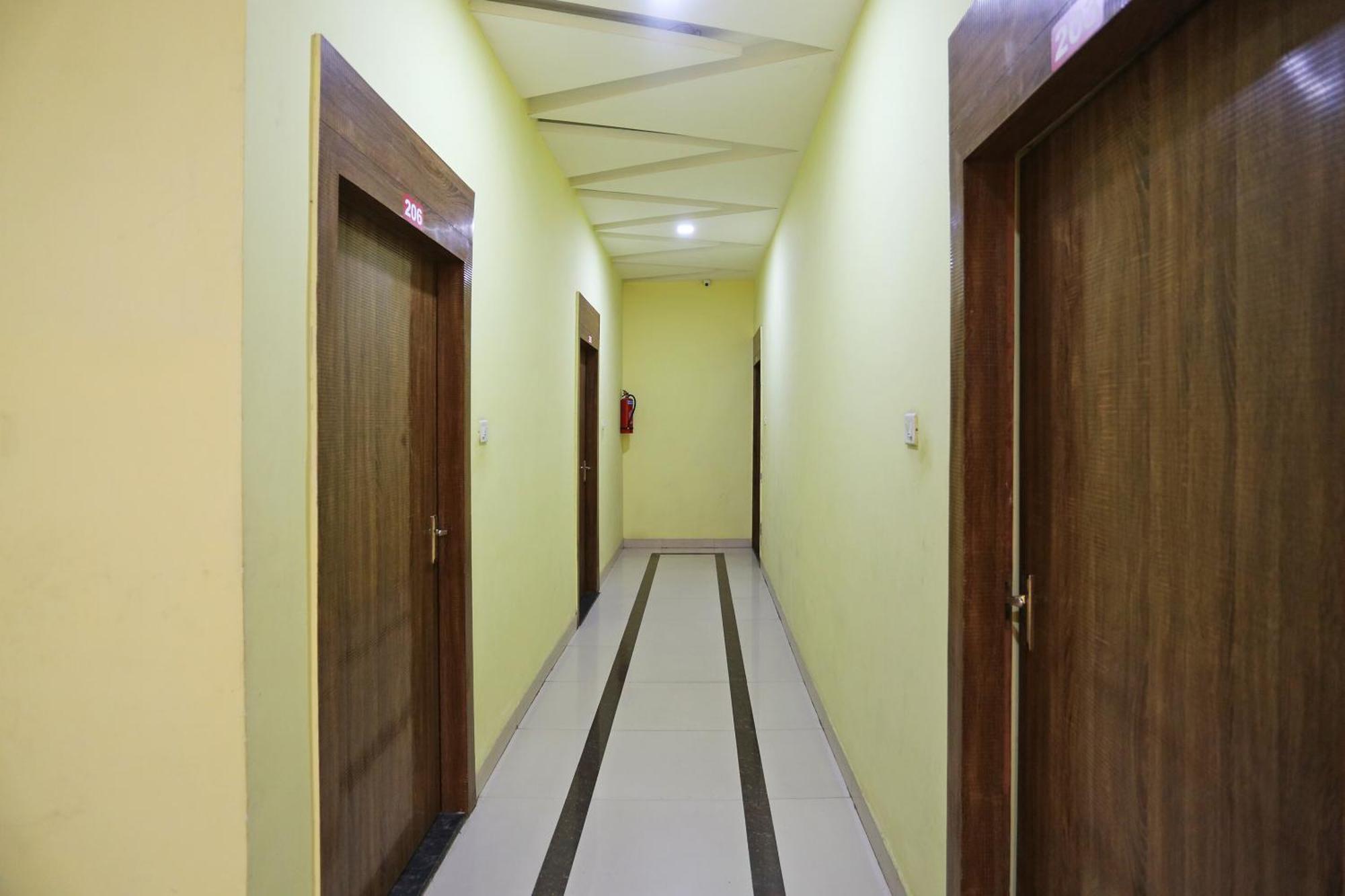Collection O Hotel Pearl Rāipur Exteriér fotografie