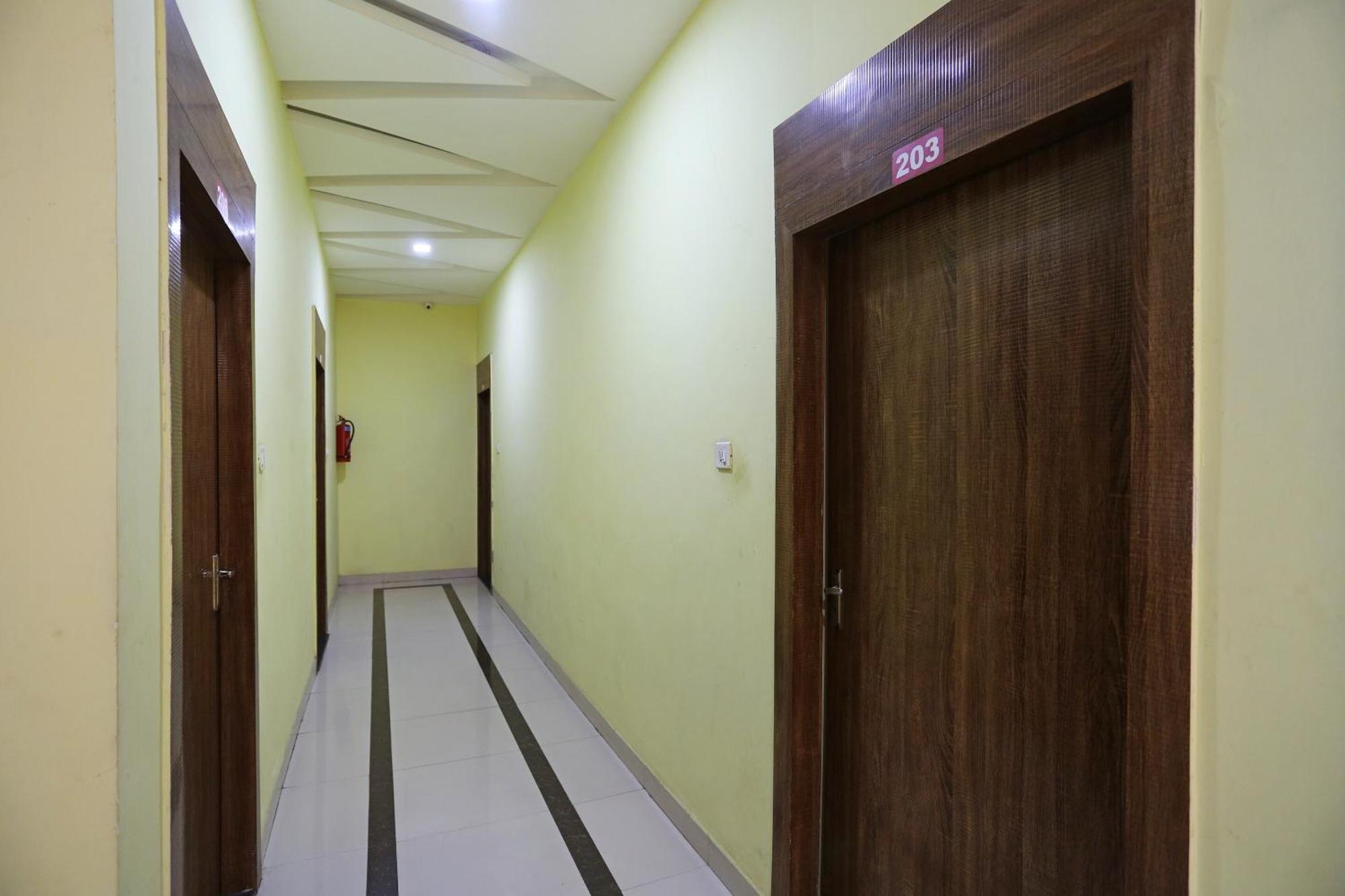 Collection O Hotel Pearl Rāipur Exteriér fotografie